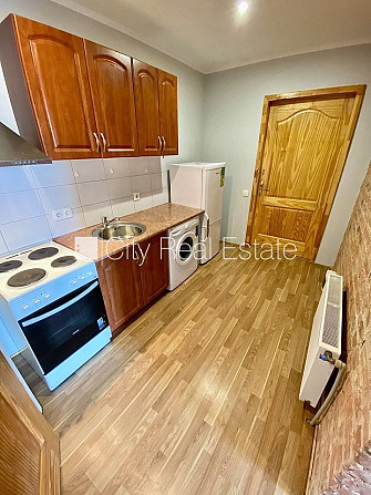 Pagalma ēka, renovēta māja, slēgts pagalms, ieeja no ielas un pagalma, kāpņu telpa pēc Rīga - foto 2