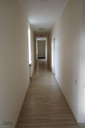 Tiek izīrēts dzīvoklis renovētā mājā pašā pilsētas centrā. Līdzās veikali, Rīga - foto 5