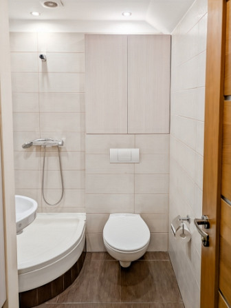 Продаётся просторная и уютная 3-комнатная квартира в самом сердце Плявниеков  В Рига - изображение 5