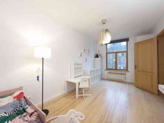 Продаётся светлая и просторная двухуровневая квартира площадью 120 м в Межапарке Rīga