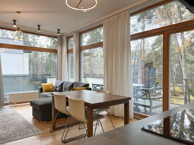 Gaišs un silts 3 istabu dzīvoklis Jūrmalā. Dzīvoklis atrodas koptā, mierīgā un drošā Jūrmala - foto 4