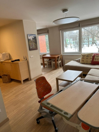 Izīrē gaišu 3 istabu dzīvokli!  Ienākot dzīvoklī ir neliels priekšnams, kuram seko viesistaba, kas a Рига - изображение 8