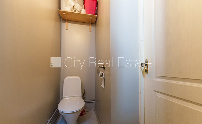 Фасадный дом, вход с улицы, лифт, окна выходят во двор, окна выходят на улицу, Рига - изображение 11