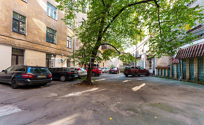 Фасадный дом, вход с улицы, лифт, окна выходят во двор, окна выходят на улицу, Рига - изображение 14