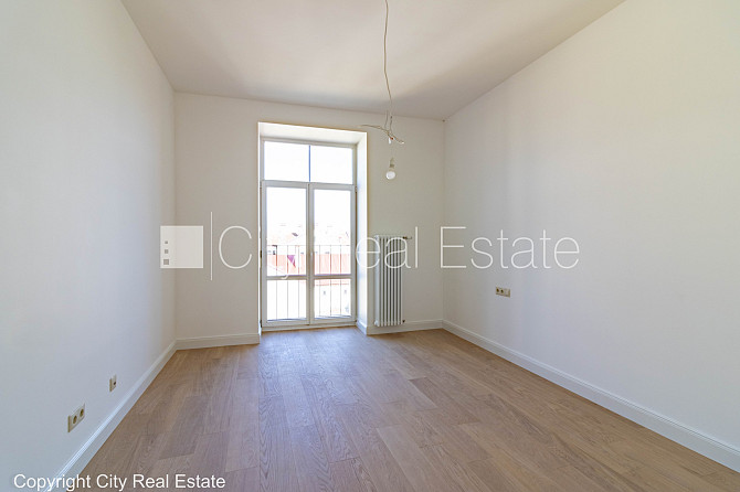 Фасадный дом, реновированный дом, вход с улицы, лифт, лестничная клетка после Рига - изображение 14