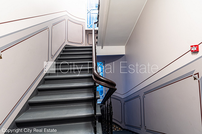 Земля в собственности, фасадный дом, вход с улицы, лифт, лестничная клетка после Рижский район - изображение 14