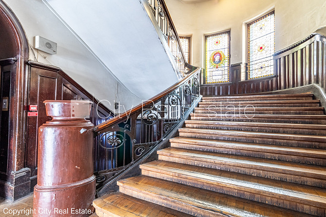 Фасадный дом, реновированный дом, вход с улицы, лифт, лестничная клетка после Рига - изображение 20