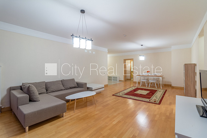 Jaunceltne, labiekārtota apzaļumota teritorija, slēgts pagalms, vieta vairākām automašīnām, Jūrmala - foto 3