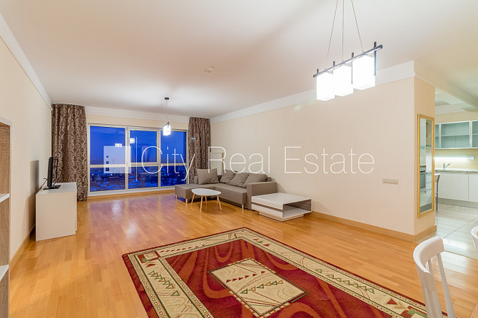 Jaunceltne, labiekārtota apzaļumota teritorija, slēgts pagalms, vieta vairākām automašīnām, Jūrmala - foto 2