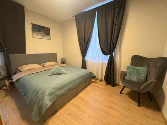 Доступна свежая, полностью меблированная квартира в тихом проекте на улице Рига