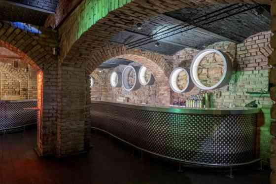 Nomai pieejamas Kaļķu vārtu kluba telpas pašā Vecrīgas sirdī.  Telpas ir pilnībā aprīkotas ar visu n Rīga