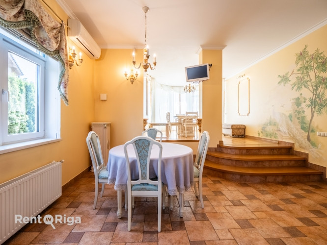 Pārdošanā grezna māja Lielupē ar skatu uz upi. Kluss, dabas ieskauts privātmāju rajons,  bez Jūrmala - foto 9