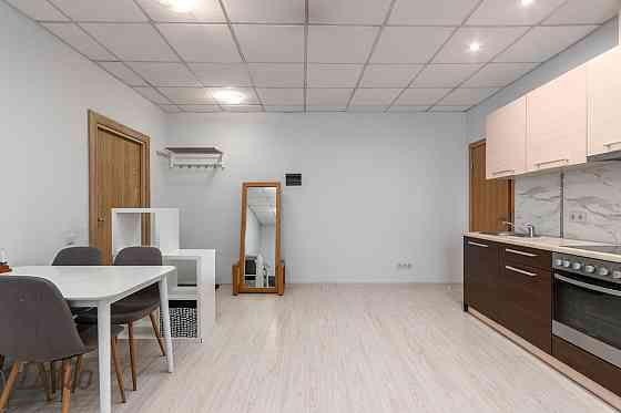 Pārdošanā kompakts 2 istabu dzīvoklis renovētā ēkā Rīgā. Tiek piedāvāts gaišs un funkcionāli plānots Рига