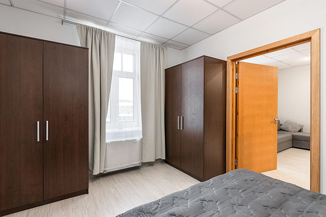 Pārdošanā kompakts 2 istabu dzīvoklis renovētā ēkā Rīgā. Tiek piedāvāts gaišs un funkcionāli plānots Рига - изображение 2