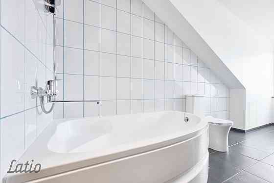 Pārdošanā kompakts 2 istabu dzīvoklis renovētā ēkā Rīgā. Tiek piedāvāts gaišs un funkcionāli plānots Рига