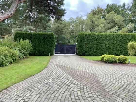 Сдается в аренду светлый, уютный, благоустроенный дом в Дубултосе с камином. Дом Юрмала