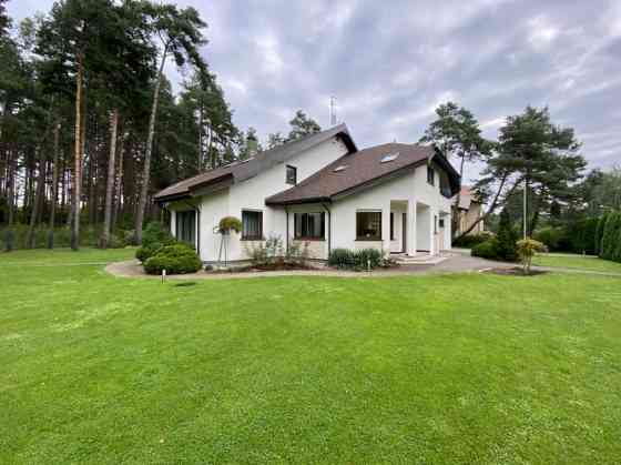 Сдается в аренду светлый, уютный, благоустроенный дом в Дубултосе с камином. Дом Юрмала