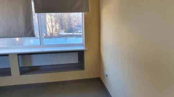 Biroja telpas industriālā parkā 2. stāvā.   Biroja telpas sastāv no diviem kabinetiem. Koplietošanas Rīga