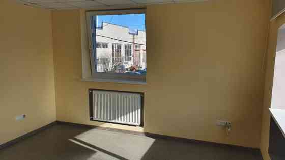 Biroja telpas industriālā parkā 2. stāvā.   Biroja telpas sastāv no diviem kabinetiem. Koplietošanas Rīga