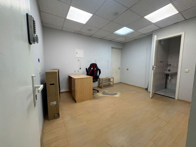 Tiek iznomātas veikala telpas Kr. Barona ielā 37. Ieeja no Ģertrūdes ielas puses. Telpas Rīga - foto 8