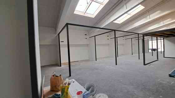 Предлагаются офисные помещения на весь 2-й этаж для компаний с готовым проектом. Рига