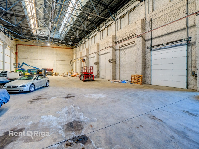 Промышленные помещения с высокими потолками.   Бывшая территория "Рижского Рига - изображение 5