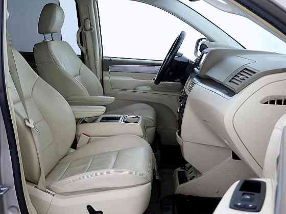 Volkswagen Routan Highline ATM 4.0 189kW Таллин