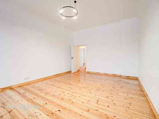 Продаётся элегантная 3-комнатная квартира в престижном и спокойном центральном Рига