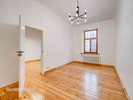 Продаётся элегантная 3-комнатная квартира в престижном и спокойном центральном Рига