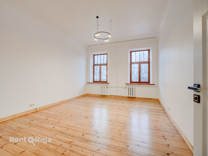 Продаётся элегантная 3-комнатная квартира в престижном и спокойном центральном Рига - изображение 5