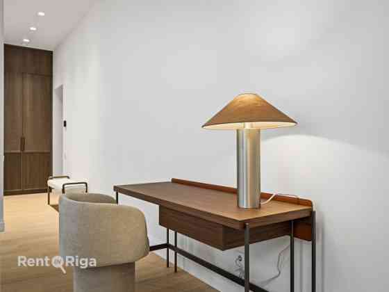 Предлогается новая элегантная квартира в полностью реновированном здании с Рига