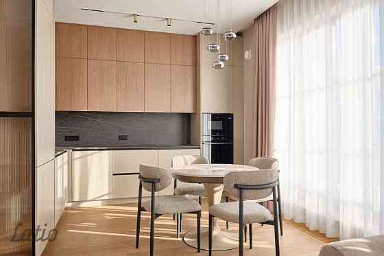 Izīrē ilgtermiņā plašu un gaišu tikko pabeigtu trīs istabu dzīvokli jaunajā projektā Lofts&Rosegold  Rīga