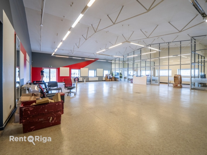 Сдаются офисные помещения  весь 2-й этаж  В аренду предлагается весь второй этаж с Рига - изображение 1