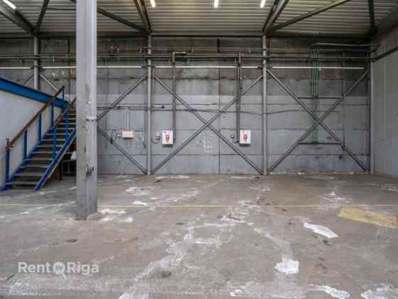 Сдаются в аренду сервисные помещения в выгодном месте  на улице Дунтес 11. Рига