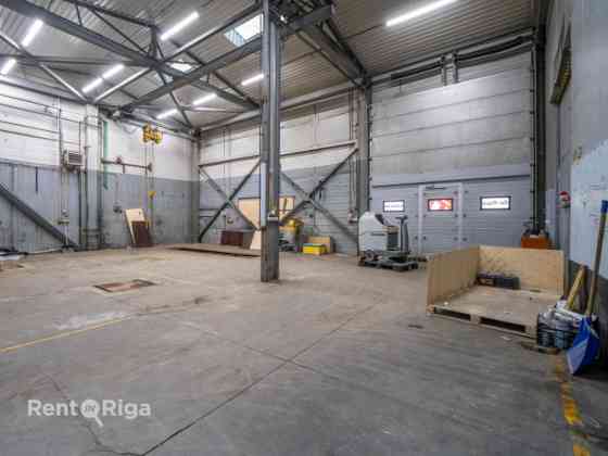 Сдаются в аренду сервисные помещения в выгодном месте  на улице Дунтес 11. Рига