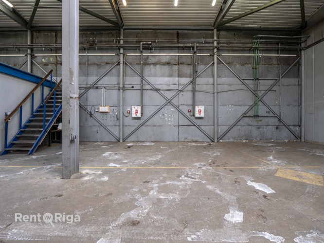 Сдаются в аренду сервисные помещения в выгодном месте  на улице Дунтес 11. Рига - изображение 3