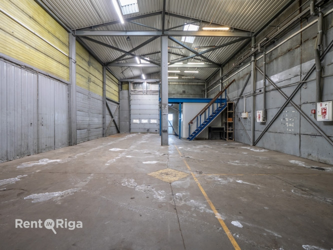 Сдаются в аренду сервисные помещения в выгодном месте  на улице Дунтес 11. Рига - изображение 1
