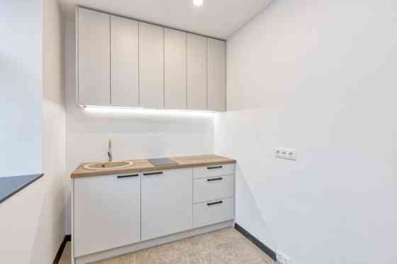 Продается отремонтированная 3-комнатная квартира в центре Риги (1 изолированная Рига