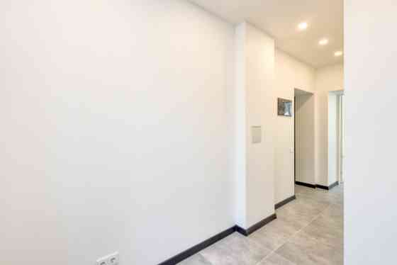 Продается отремонтированная 2-комнатная квартира с отдельной кухней. Квартира Рига