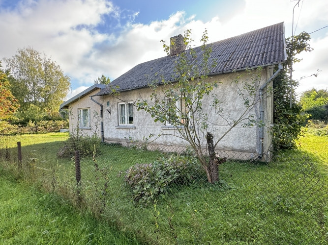 Uz zemes gabala atrodas dzīvojamā ēka un trīs palīgceltnes. Kopējā dzīvojamās ēkas Ogre un novads - foto 1