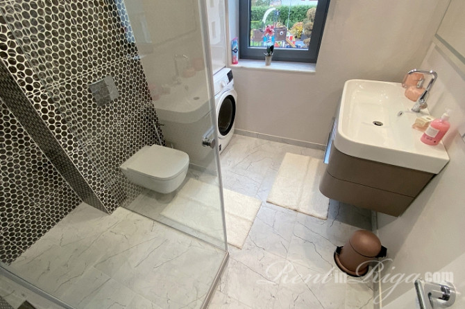 Ilgtermiņa īrei tiek piedāvāts dzīvoklis pie Lielupes, pastaigas attālumā no jūras. Jūrmala - foto 7