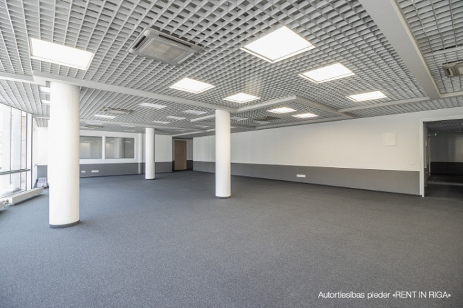 Nomai tiek piedāvāts 197.6 m2 atvērta plānojuma birojs (t.sk. 42.5 m2 koplietošanas telpas) ar pilnu Рига - изображение 7