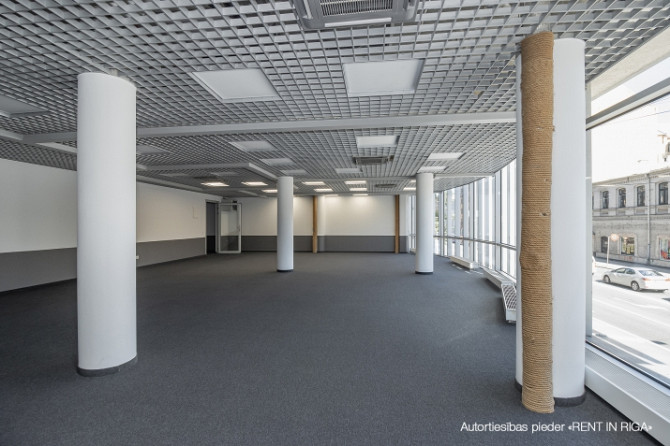 Nomai tiek piedāvāts 197.6 m2 atvērta plānojuma birojs (t.sk. 42.5 m2 koplietošanas telpas) ar pilnu Рига - изображение 3