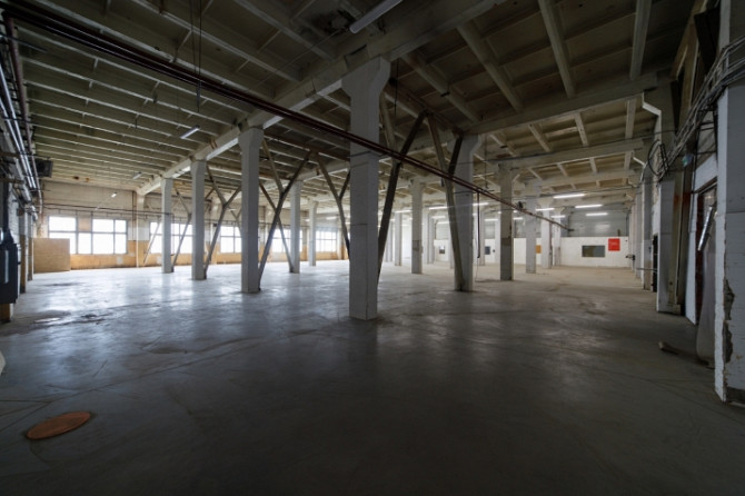 Warehouse or production premises on the 2nd floor with a freight elevator  1 large unrenovated wareh Рига - изображение 2