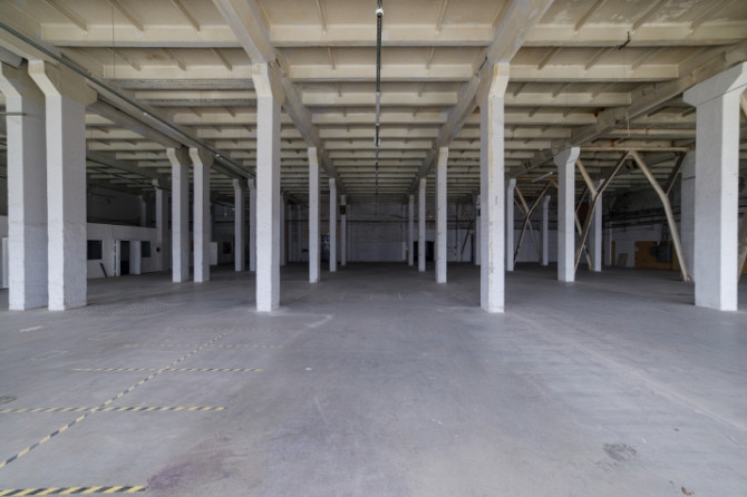 Warehouse or production premises on the 2nd floor with a freight elevator  1 large unrenovated wareh Рига - изображение 5