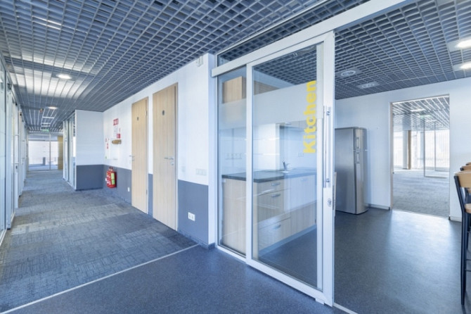 Open-plan office for lease occupying the entire 4th floor of the building.  The interior area is 500 Рига - изображение 8