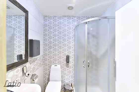 Pārdod tirdzniecības/biroja/salona telpas Ausekļa ielā 5 ēkas pirmajā stāvā ar atsevišķu ieeju no ie Rīga