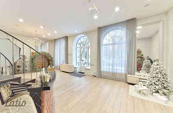 Pārdod tirdzniecības/biroja/salona telpas Ausekļa ielā 5 ēkas pirmajā stāvā ar atsevišķu ieeju no ie Rīga