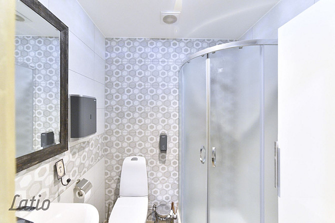 Pārdod tirdzniecības/biroja/salona telpas Ausekļa ielā 5 ēkas pirmajā stāvā ar atsevišķu Rīga - foto 4