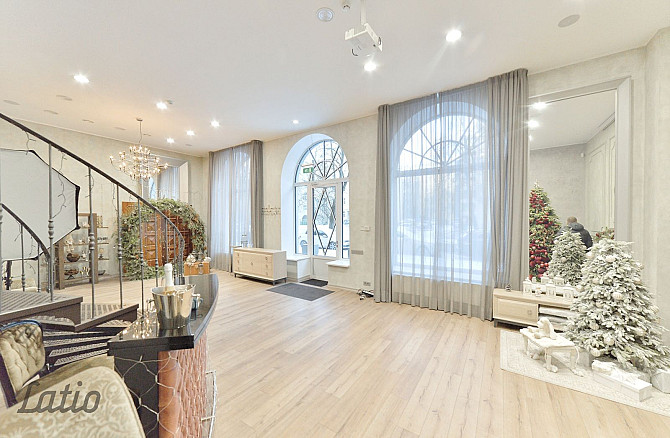 Pārdod tirdzniecības/biroja/salona telpas Ausekļa ielā 5 ēkas pirmajā stāvā ar atsevišķu Rīga - foto 3